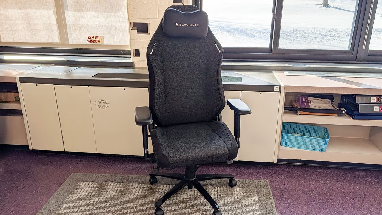  Blacklyte Athena Pro Review: Watch out, Secretlab? 